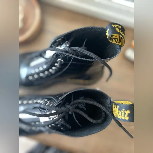 Dr. Martens Sinclair platform black boots in croc patent leather (Women, 9) BNWT - Picture 10 of 11